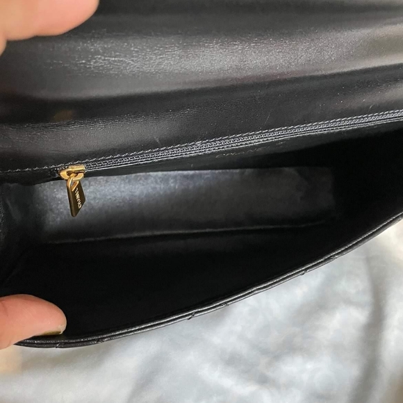 Chanel Medium Single Flap Limited Edition - Picture 7 of 15